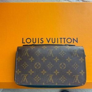 Louis Vuitton Zippy XL M. Mac.